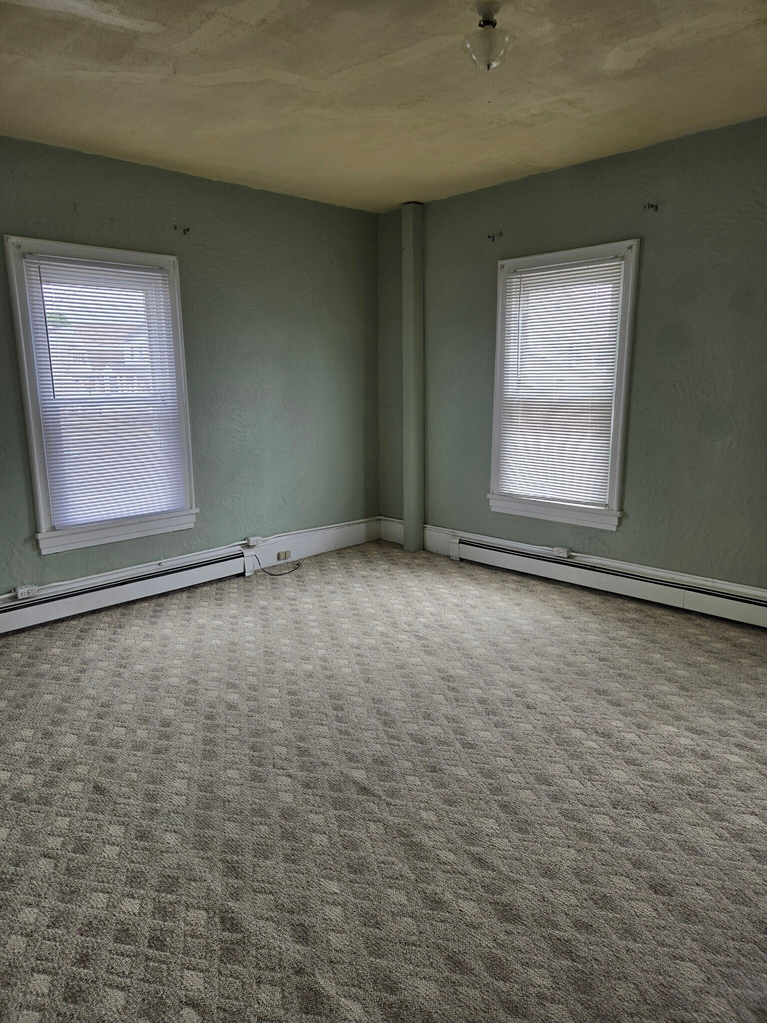 Building Photo - 145 W White St