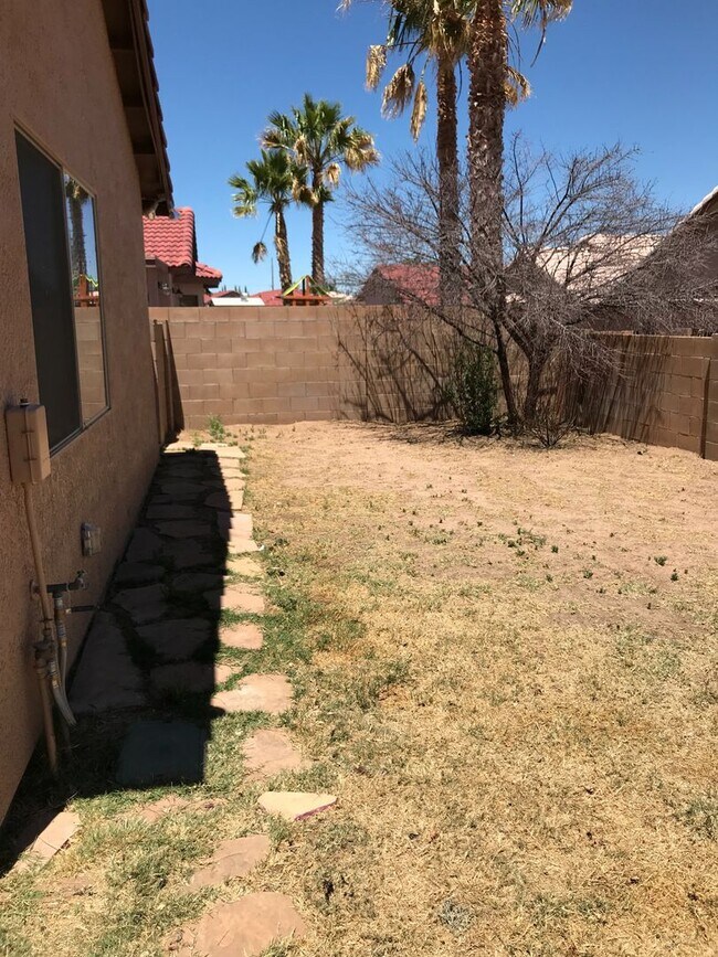 Building Photo - 3 BDR 2 Bath in Chaparral Village neighborhood.