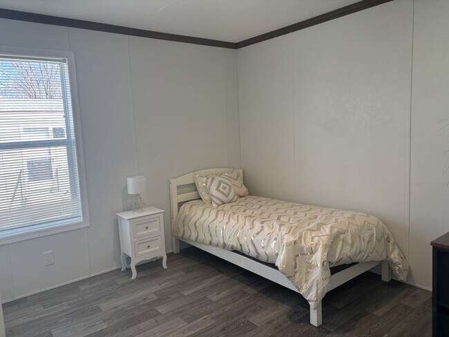 Building Photo - 127 Cimarron
