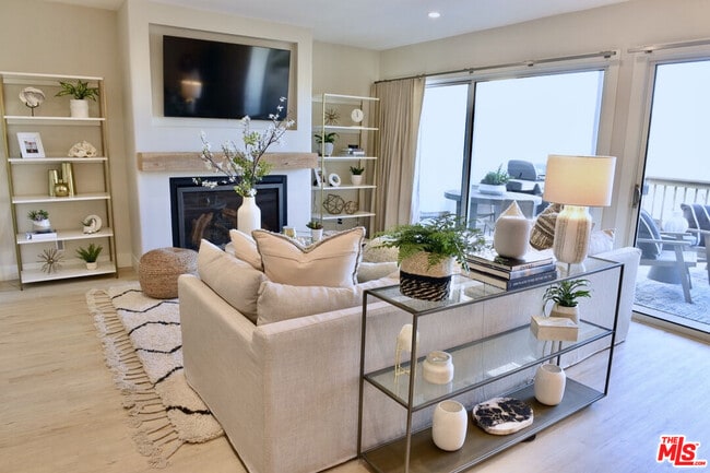 Building Photo - 23908 De Ville Way