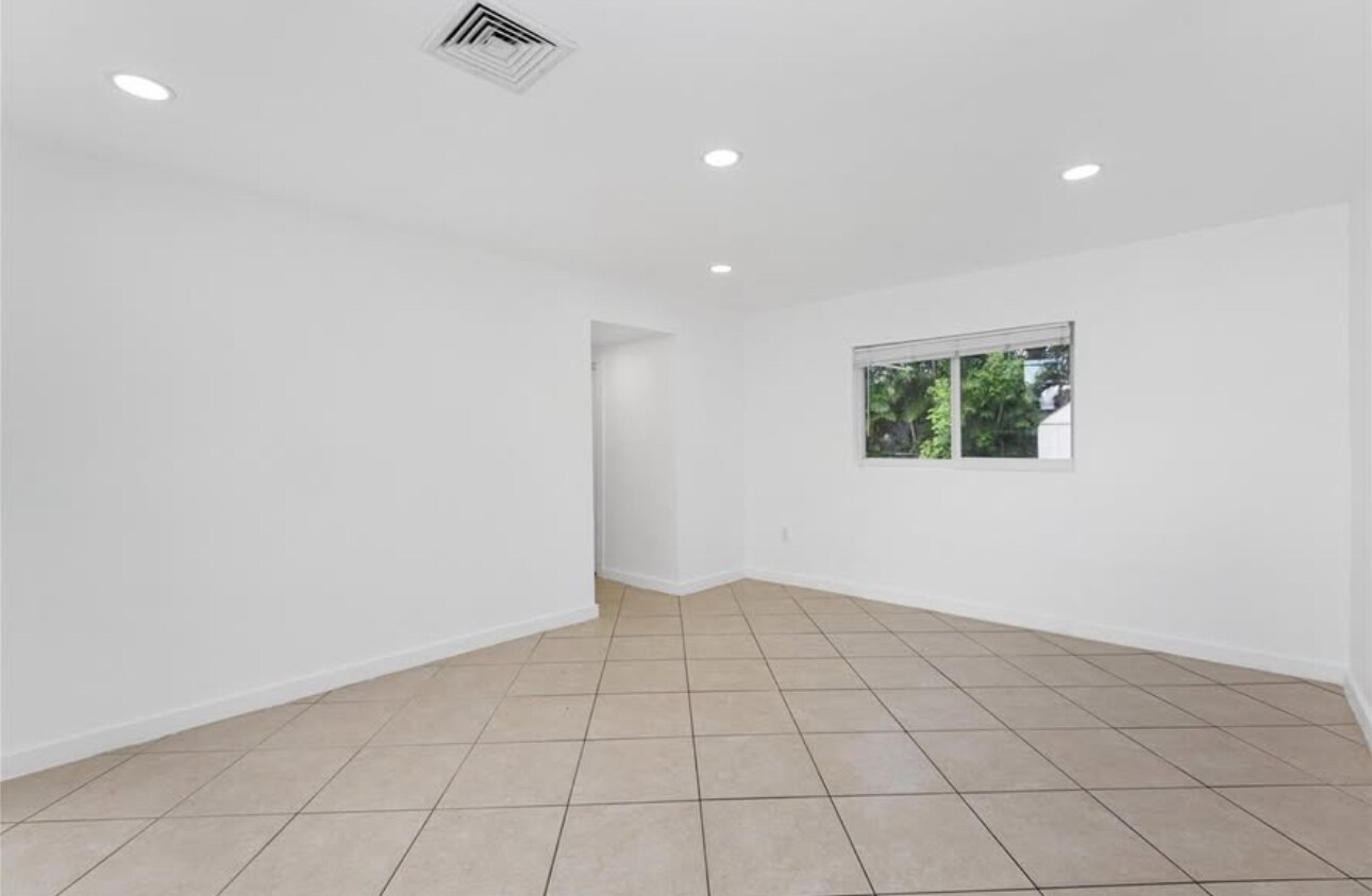 Building Photo - 251 NW 110th St