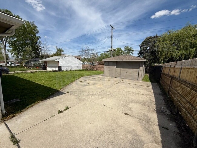 Building Photo - 28124 Brentwood St