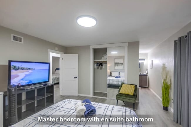 Building Photo - 5551 Churchward St