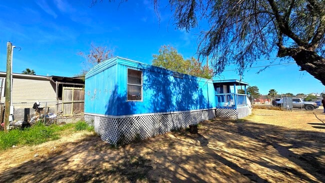 Building Photo - 4528 La Cienega Ln
