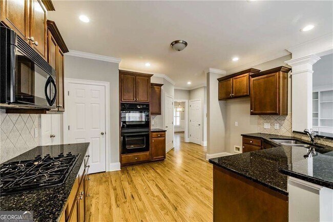 Building Photo - 775 Cooper Farm Way
