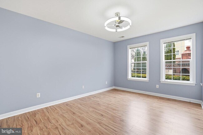 Building Photo - 7871 Rolling Woods Ct