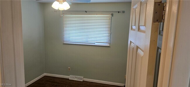 Building Photo - 3691 Higley Rd