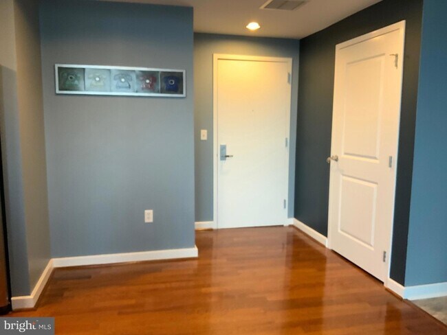 Building Photo - 105 Christina Landing Dr