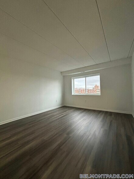 Building Photo - 51 Hill Rd