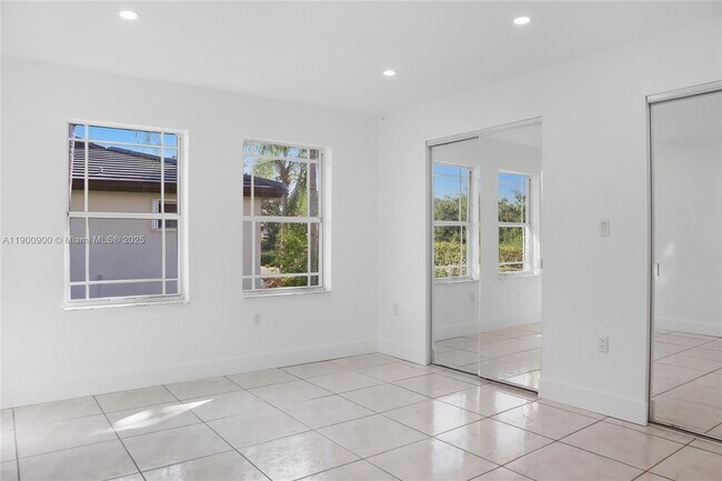 Building Photo - 19851 SW 79th Ave