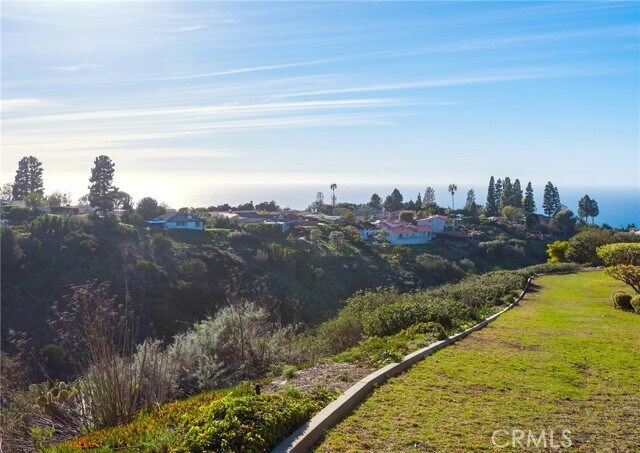 Building Photo - 6542 Ocean Crest Dr