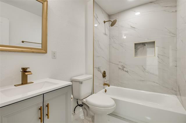 Building Photo - 6215 Misty Wood Dr