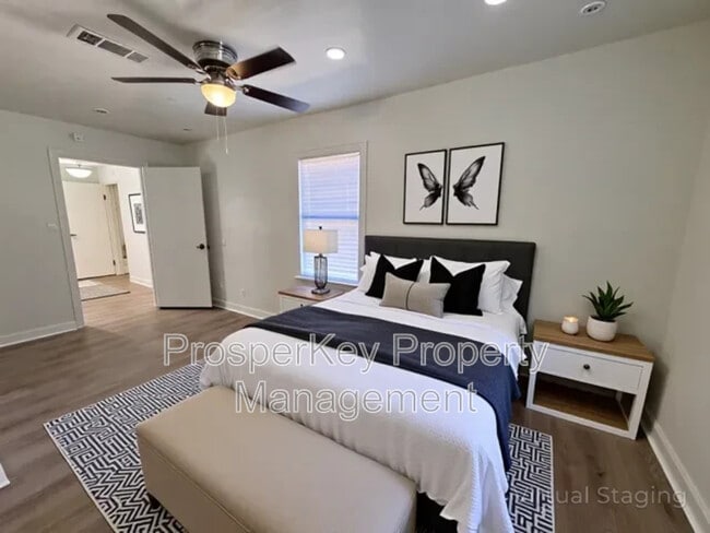 Building Photo - 703 Briarcliff Rd