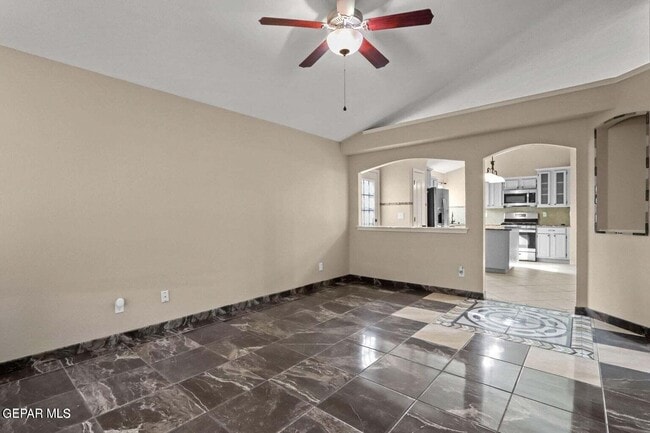 Building Photo - 804 Desert Cactus Dr