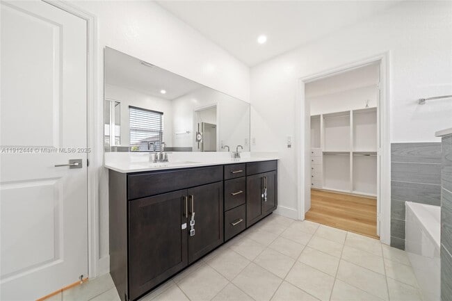 Building Photo - 13229 SW 271st Ter