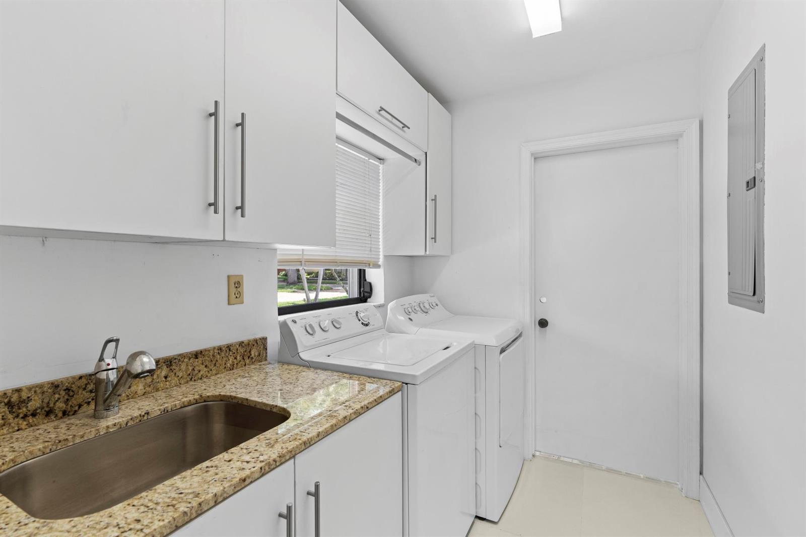 Building Photo - 8355 SW 82nd Ter