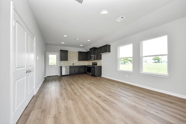 Building Photo - 288 Buckskin Dr