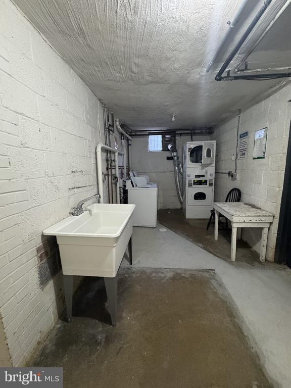 Building Photo - 500 S Courthouse Rd