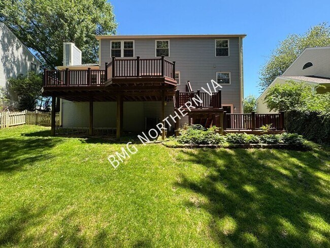 Building Photo - 3821 Jocelyn Dr