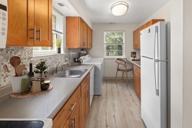 Contemporary Kitchen Style with Luxury Vinyl Plank Flooring