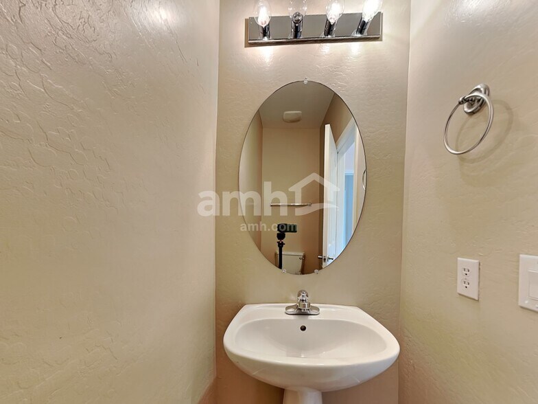 Building Photo - 3908 N 294th Ln