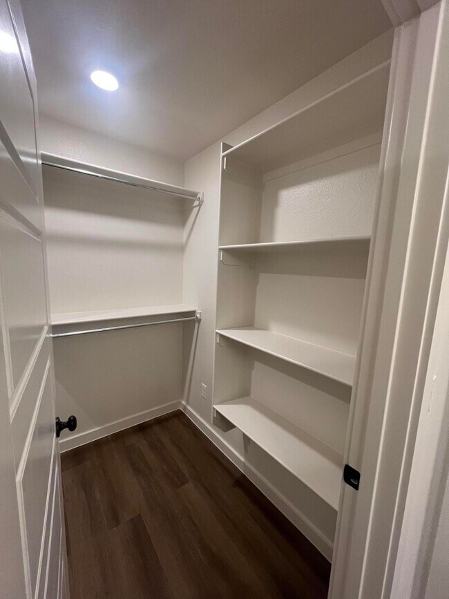 Building Photo - 3111 140th St