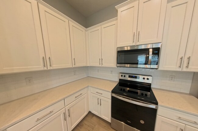 Building Photo - 70409 Winding River Dr
