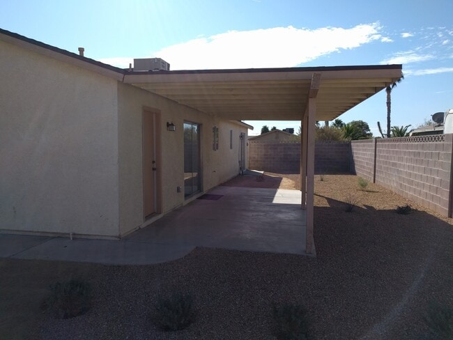 Building Photo - 848 Jeri Ln