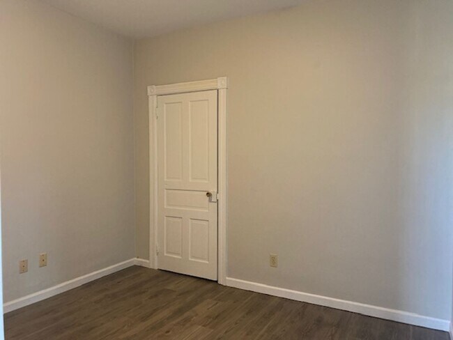 Building Photo - Chelsea Avenue Court