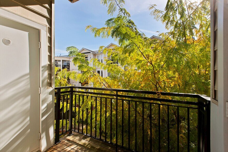 Building Photo - 2665 Prosperity Ave