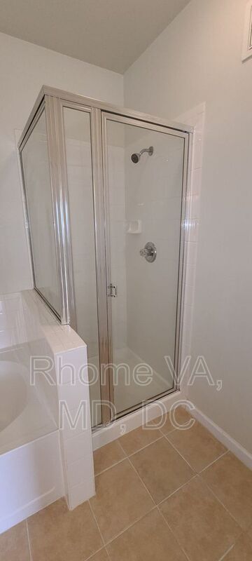 Building Photo - 12917 Centre Park Cir