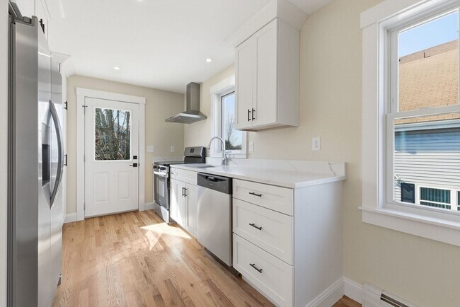 Building Photo - 20 Beacon St