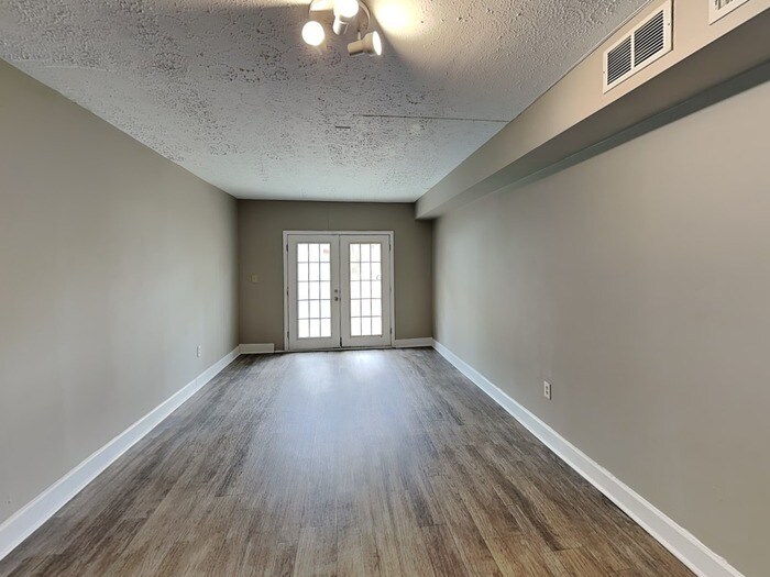 Building Photo - 350 Kimberly Forest Ct