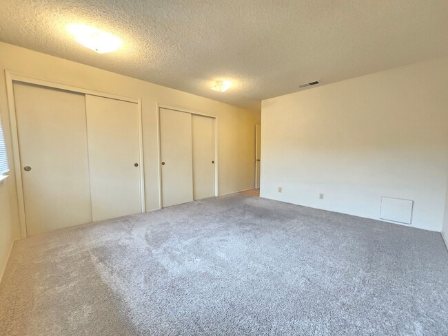 Building Photo - 1009 W Alene Ave