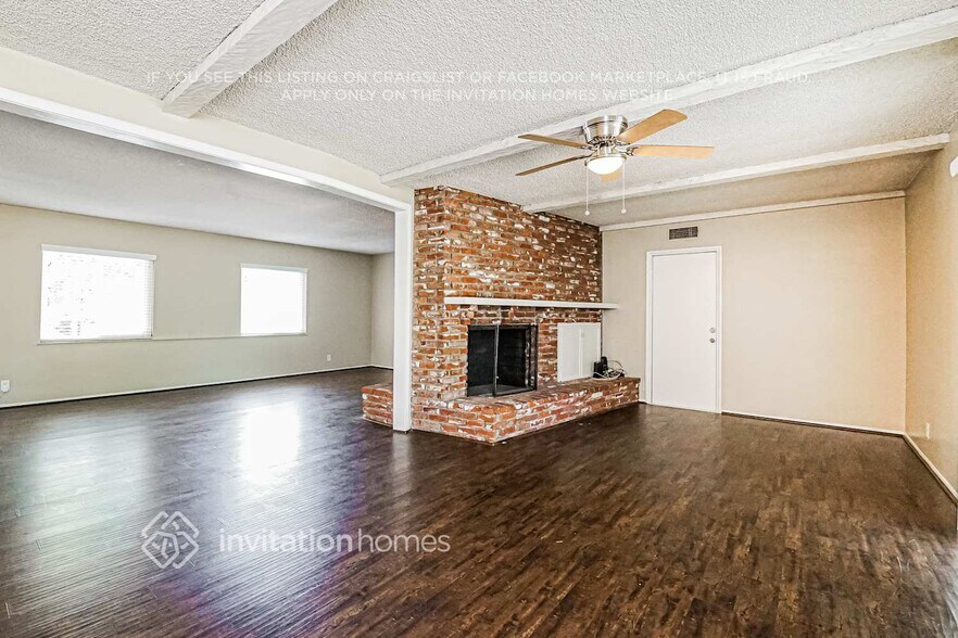 Building Photo - 1515 Mural Dr