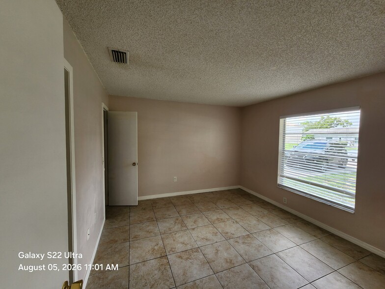 Building Photo - 12373 Shafton Rd