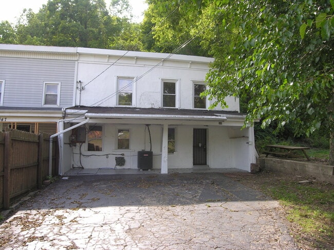 Primary Photo - Home with Central Air Next to Park