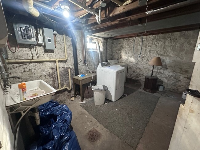 Building Photo - 1315/1317 Cleveland Avenue