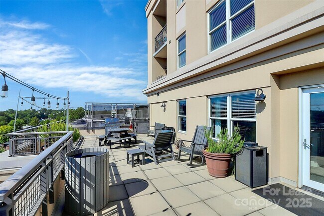 Building Photo - 1315 East Blvd