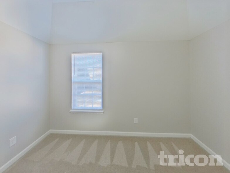 Building Photo - 1916 Lexington Ave