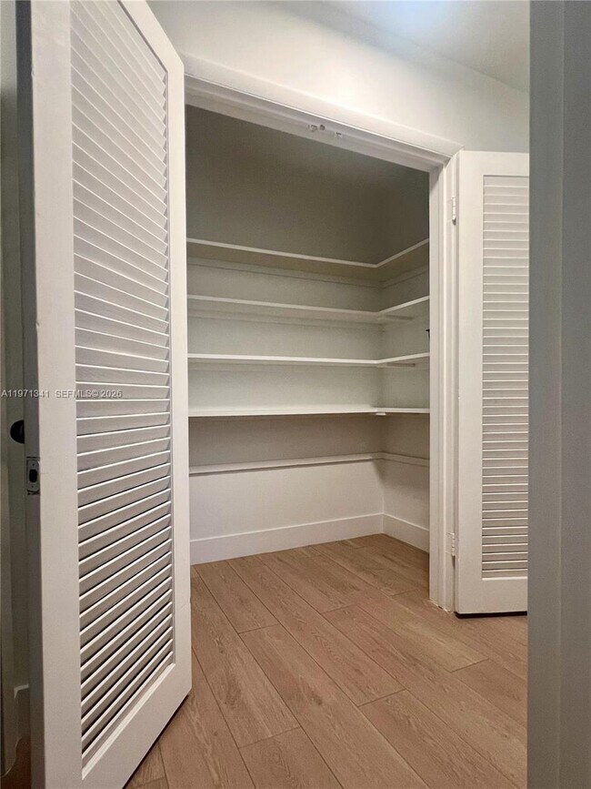 Building Photo - 195 Sunrise Dr