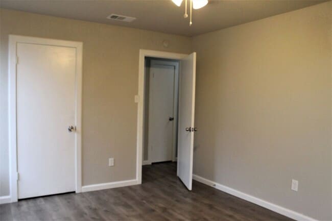 Building Photo - 6409 Macarthur Dr