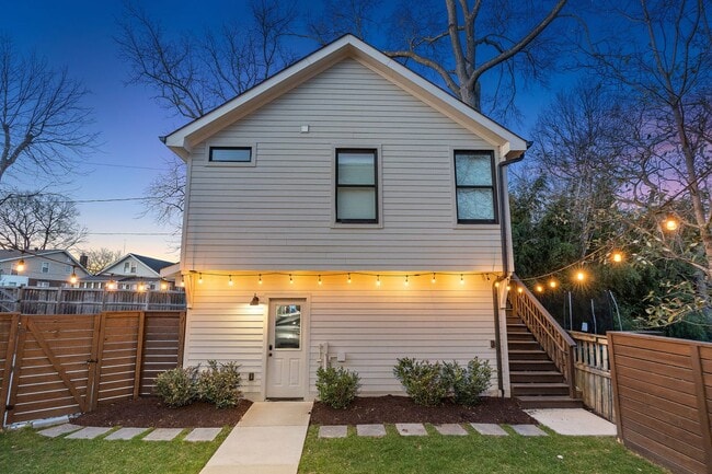 Building Photo - AVAILABLE NOW. High end custom home for lease. $12,500 per month. 6 Bed 6 Bath with Great Outdoor...