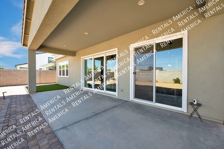 Building Photo - 22700 E Arroyo Verde Dr