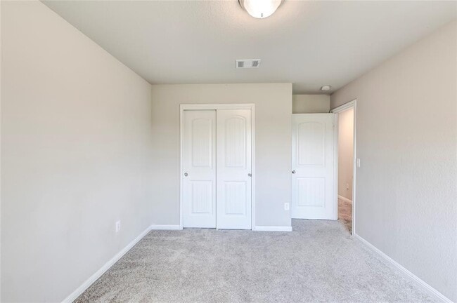 Building Photo - 245 Deep Creek Dr