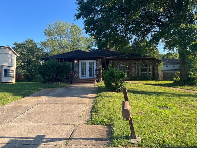 Primary Photo - "Spacious 3-Bedroom Oasis with 2 Full Bath...