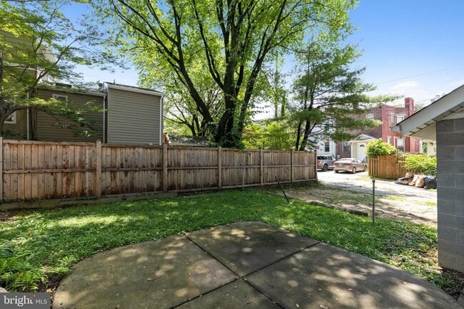 Building Photo - 3910 Yuma St NW