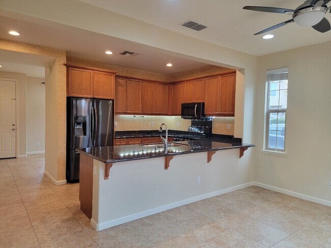 Building Photo - 3 Bedroom 3 bath house with a loft for rent in Folsom in the Parkway.  Solar & 240V Electric Car ...
