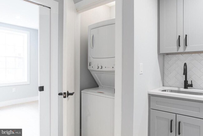 Primary Photo - 1707 Rittenhouse Square