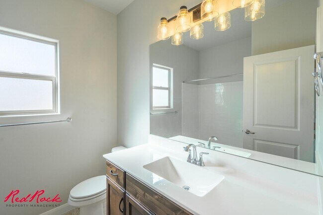 Building Photo - Stunning 4 Bedroom Home with Gorgeous Back...